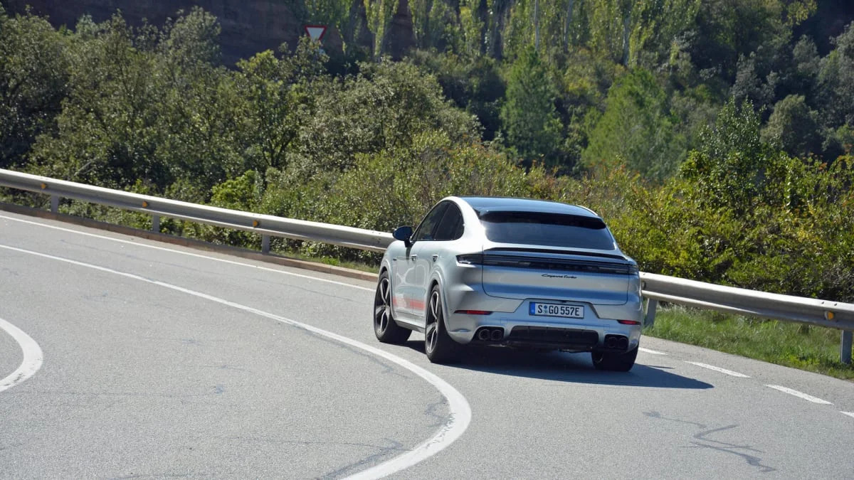 2024 Porsche Cayenne Turbo E-Hybrid First Drive Review: Другой клуб 700 -  Техцентр Хутки Вожык